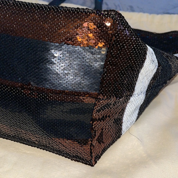 Preloved Prada sequins open tote pristine condition side pocket hardware is gold - Picture 5 of 12